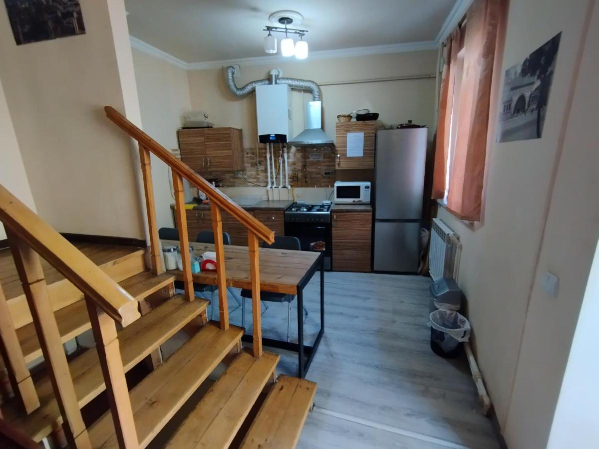 Wooden_Room_Hostel Єреван Екстер'єр фото