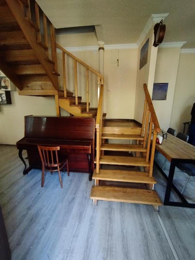 Wooden_Room_Hostel Єреван Екстер'єр фото